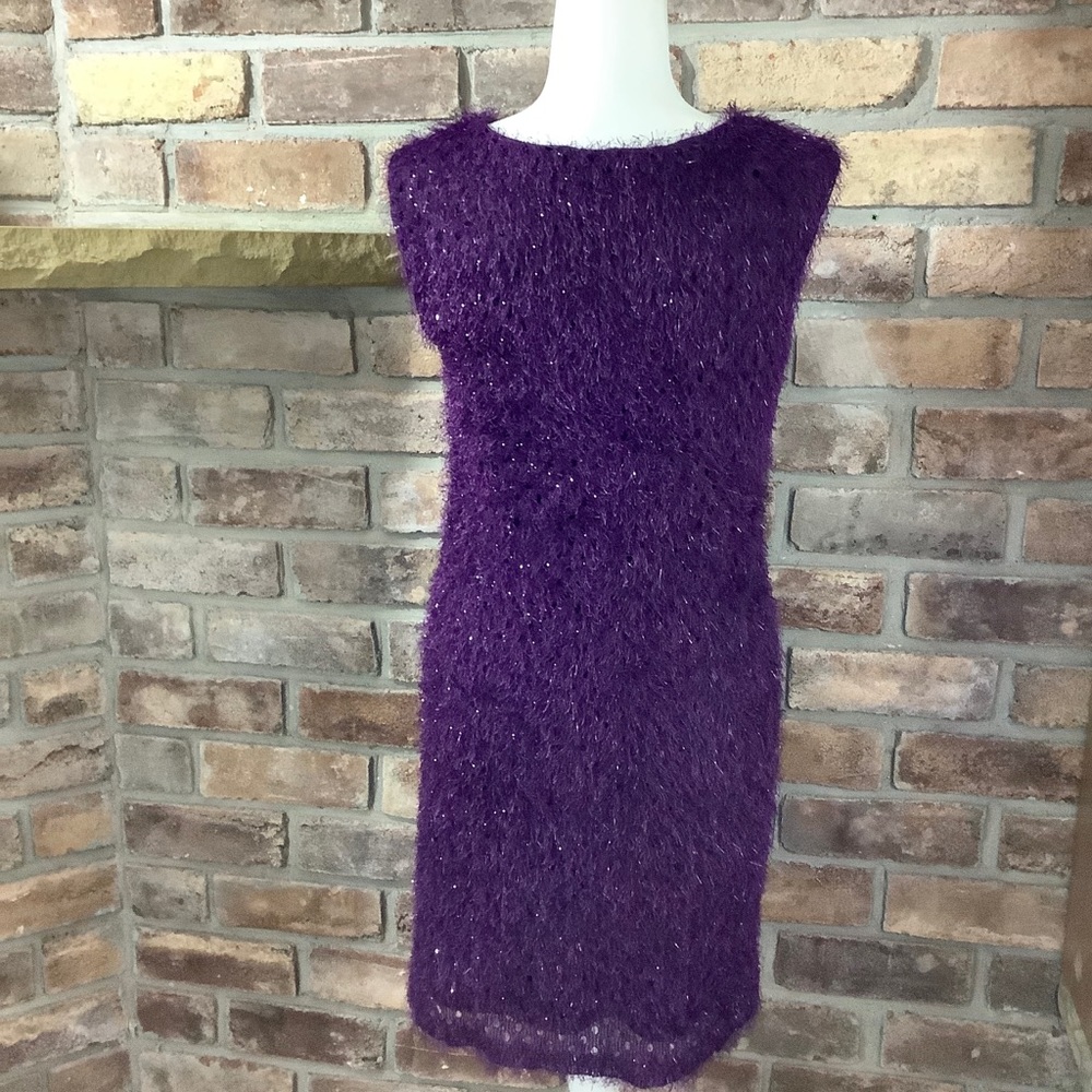 Badgley Mischka Faux-Feather Eyelet Cocktail Dress 30 - Picture 2 of 10